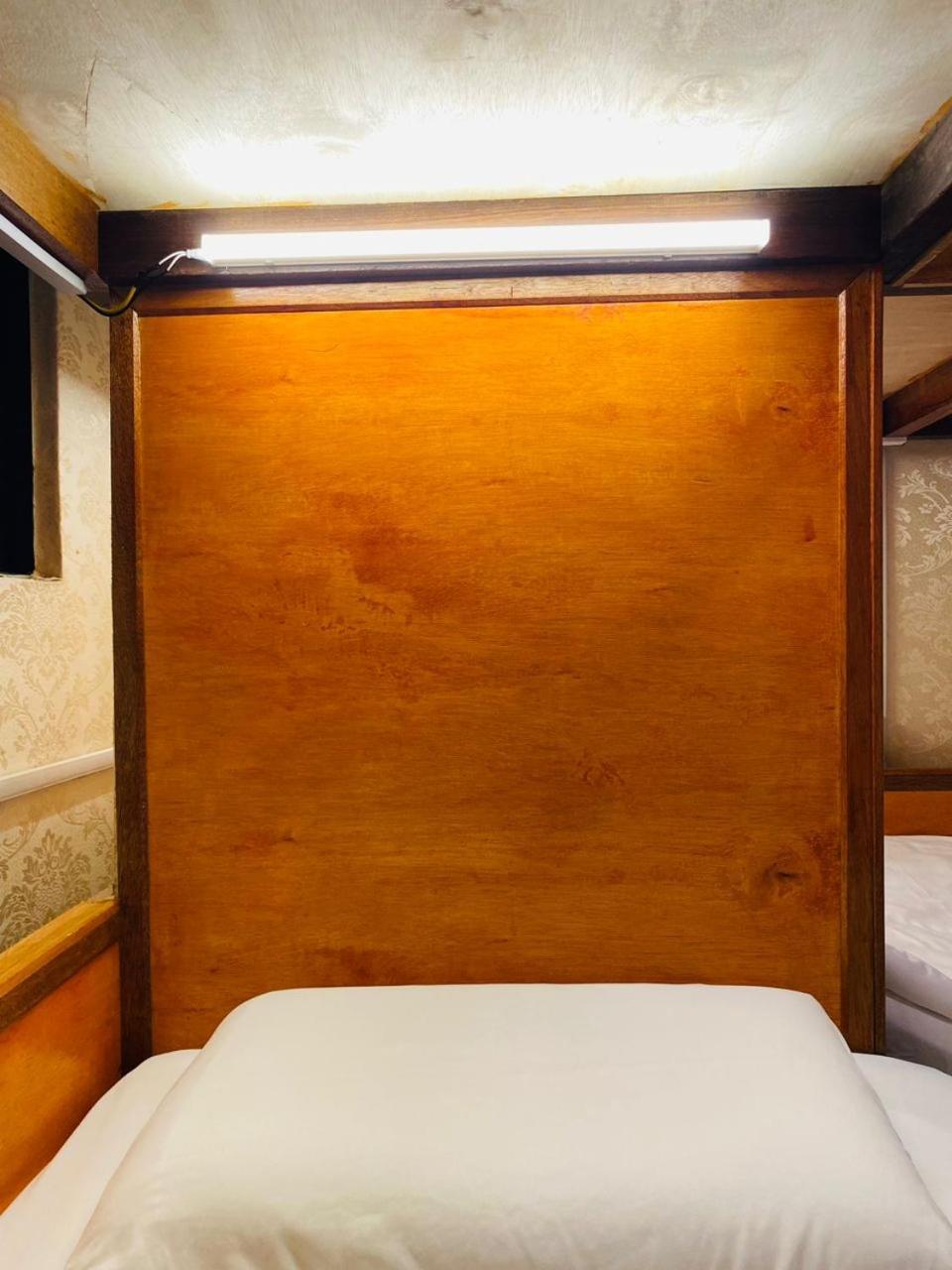 H2 Worldpackers , The Social Hotel コタキナバル エクステリア 写真