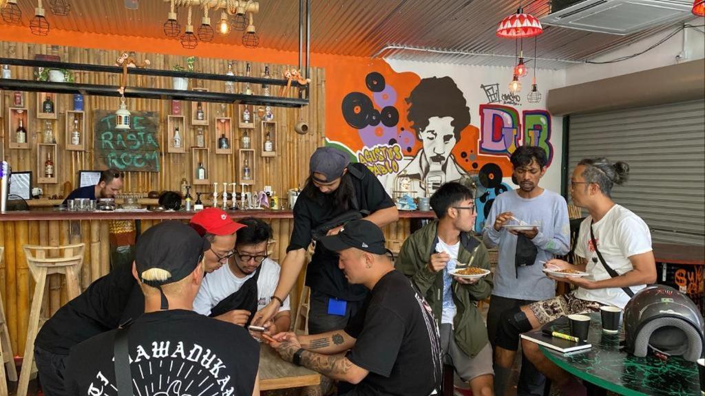H2 Worldpackers , The Social Hotel コタキナバル エクステリア 写真