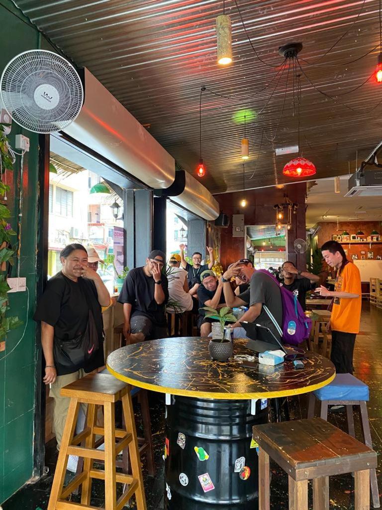 H2 Worldpackers , The Social Hotel コタキナバル エクステリア 写真