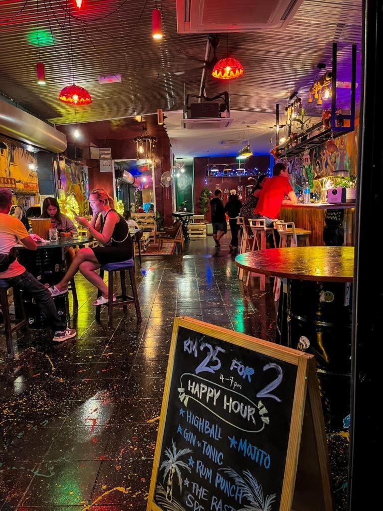 H2 Worldpackers , The Social Hotel コタキナバル エクステリア 写真